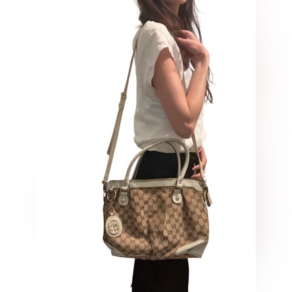 Gucci Brown and Cream Shoulder Bag with Monogram Pattern - Picture 15 of 15